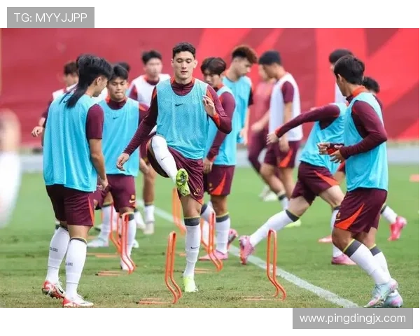 中国足球队备战亚洲杯新阵容曝光 主教练信心满满力争突破历史最佳